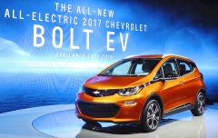 Chevrolet Bolt EV 2017, sériová verze elektromobilu s cenou kolem třiceti tisíc dolarů