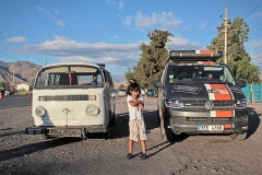 Setkání generací VW Transporter kdesi v Bolívii