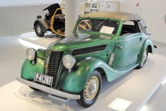 Praga Piccolo model 1941; pětasedmdesát kabrioletů vyrobila karosárna Sodomka pro pražskou automobilku