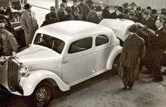 V pátek 6. dubna 1934 odpoledne si mohli novináři vůz poprvé prohlédnout