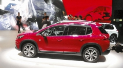 Peugeot 2008 po půl milionu vyrobených vozů prošel faceliftem a modernizací