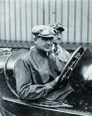 Felice Nazzaro byl první opravdová závodní superstar. Měl období, kdy vyhrál vše, co stálo za to. Navíc Velkou cenu Francie vyhrál  v roce 1907 a znovu, po patnácti letech, v roce 1922.