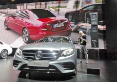 Mercedes-Benz třídy E nové generace slavil překvapivě světovou premiéru už na lednovém autosalonu v Detroitu