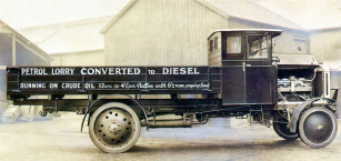 Nákladní Leyland, přestavěný  Frankem Dutsonem na vznětový čtyřválec 4L2 o výkonu 50 k (37 kW)