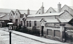 Původní továrna Barton Hall Engine Works v Patricroftu (Manchester) byla součástí výroby až do roku 1995