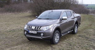 Pátá generace Mitsubishi L200 2,4 DI-D Double Cab 5AT 4WD Intense