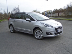 Peugeot 5008 2.0 BlueHDI Allure