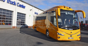 Novotou svítící autobus Volvo B11R 6x2