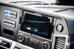 Tablet systému HP Connect je vyndavací a zobrazuje důležité informace pro semi-autonomní řízení vozidel