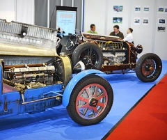 Předválečných automobilů bylo na Retru málo, potěšily Bugatti 35 a Alfa Romeo 6C