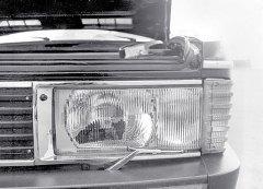 Světlomet Bosch s integrovanou mlhovkou, stěračem a ostřikovačem