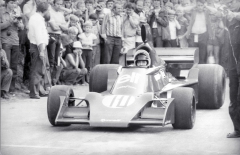 Ruedi Jauslin (Tyrrell 007 Ford formule 1) při exhibiční jízdě v roce 1979