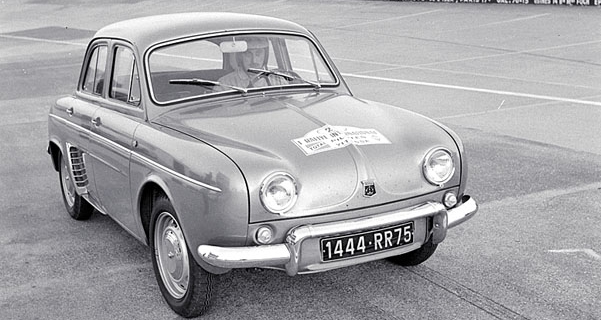 Renault Dauphine, čtyřválec OHV 845 cm3, 20 kW (27 k)/4250 min-1 a 66 N.m/2500 min-1