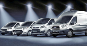 Užitková řada vozů Ford – zprava velký Transit, Transit Custom, Transit Connect a Transit Courier