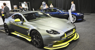 Aston Martin Vantage GT8 se v Londýně představil ve světové výstavní premiéře. 150kusová limitovaná edice