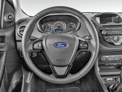 Ford Ka+ chce oslovit především prostorným, jednoduchým, ale již v základu dobře vybaveným interiérem