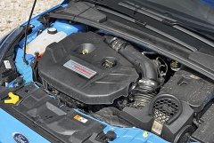Přeplňovaný čtyřválec 2.3 EcoBoost z dílen Ford Performance byl výrazně přepracován ve srovnání s motorem ve Fordu Mustang