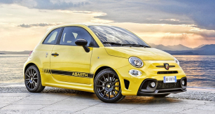 Bez konkurence. Modernizovaný Abarth 595 v provedení Competizione nabízí působivou kombinaci originality, stylovosti, výkonu a jízdních zážitků