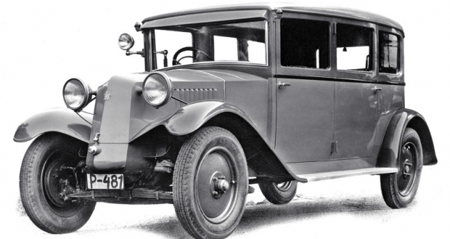 Šestimístná limuzína Tatra 52 v původním provedení z roku 1932