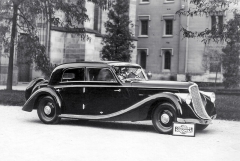 Také tento pohledný sedan Tatra 52 karosovali ve Vysokém Mýtě