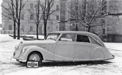 Čtyřdveřový kabriolet Tatra 52 v Sodomkově aerodynamickém stylu
