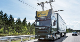 K testovacím jízdám jsou používány tahače Scania G 360 s devítilitrovým motorem na biopalivo o výkonu 265 kW (360 k) a elektromotorem o výkonu 130 kW (177 k) a točivém momentu 1050 Nm. Li-Ionová baterie o kapacitě 5 kWh umožňuje dojezd až 3 kilometry