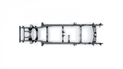 Nosný obdélníkový rám je nyní v krutu tužší o 20 %. Zcela nový motor 2.4 D-4D je určen pro většinu světových trhů. Dotykový navigační a multimediální systém má displej s úhlopříčkou 7“