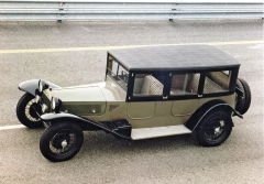 Lancia Lambda, průkopník čtyřválce do úzkého V (v úhlu 13° 6’) a samonosné karoserie (1922)