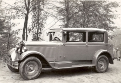 Pětimístný tudor Škoda 645, který byl v říjnu 1929 vystaven na autosalonu