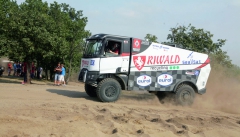 Prezentační jízdy posloužily i jiným účelům, čas k vypravení vozidel do Jižní Ameriky k Dakaru 2017 se krátí, a tak bylo třeba také testovat.