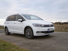 VW Touran Highline 2.0 TDI druhé generace