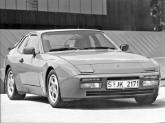 Porsche 944 Turbo, další posílení výkonu (vznikla i limitovaná série 500 kabrioletů 944 Turbo)