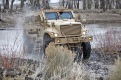 Navistar International je také významným výrobcem vojenských vozidel, v minulosti navázal spolupráci i s kopřivnickou Tatrou (na snímku MaxxPro Dash)