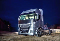 Iveco uvedlo na český a slovenský automobilový trh nejnovější varianty svých vozidel Stralis v modelech XP a NP silniční tahač.