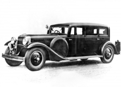Limuzína Tatra 70 ročníku 1933 s novými blatníky a diskovými koly