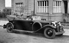 Otevřený čtyřdveřový kabriolet Tatra 70 A na snímku z prospektu (1936)
