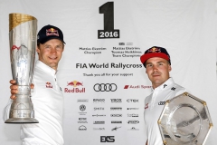 Mattias Ekström (vlevo) a Toomas Heikkinen vyhráli pro Audi všechno, titul mistra světa v jednotlivcích i ­hodnocení týmů (Ekström mistrem, Heikkinen sedmý)