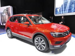 Volkswagen Tiguan SEL, americká verze prodlouženého Tiguanu Allspace