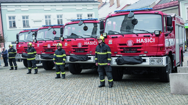 Vozidla CAS 20 si převzali zástupci krajských pracovišť HZS ČR. Vozidla CAS 20 si převzali zástupci krajských pracovišť HZS ČR.