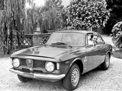 Kupé od Bertoneho proslavilo automobilku Alfa Romeo v 60. letech. Na fotografii je verze GTA s hliníkovými panely karoserie