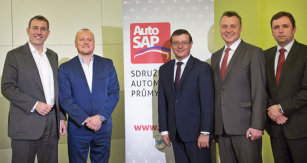 Osobnosti AutoSAPu zleva - Martin Jahn, Miroslav Dvořák (viceprezident), Bohdan Wojnar (prezident), Pavel Juříček a Jan Pešek (viceprezidenti)