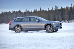 S délkou 4939 mm Volvo V90 Cross Country atakuje pětimetrovou hranici