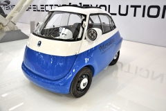 Boubelatá elektrostudie Microlino. Budoucnost motorizace velkoměst?