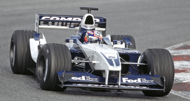 Juan-Pablo Montoya ve slavné éře Williams-BMW v sezoně 2002 (na typu FW24)