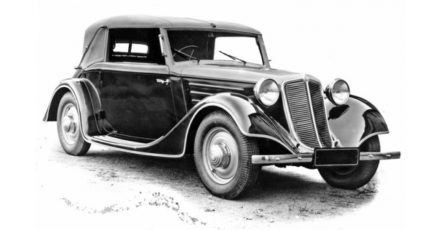 Čtyřmístný dvoudveřový kabriolet Tatra 75 v provedení z podzimu 1934
