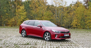 Kia Optima v provedení GT je opravdu rychlá, a to nejen na pohled