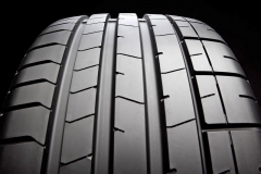Nové pneumatiky P Zero jsou k dispozici v průměrech od 18 do 22 palců (celkově téměř 100 rozměrů) a jsou vhodné pro vozy všech značek