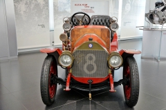 A.L.F.A. 15 HP Corsa (1911) – „Malá sestra“ typu 24 HP dostala menší, daňově mnohem výhodnější motor 2413 cm3 (18 kW/25 k). Založila sportovní tradici značky