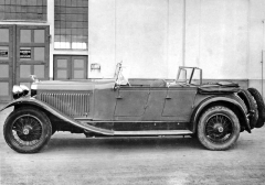 Dvojitý faeton oblékla v roce 1927 karosárna mladoboleslavské automobilky