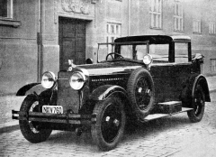 Landaulet Škoda Hispano-Suiza s karoserií Jech a okřídlenými šípy na chladiči (1927)